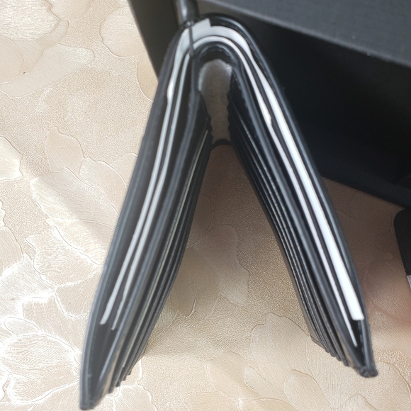 Michael kor men 3 in 1 wallet giffting box - Picture 7 of 10